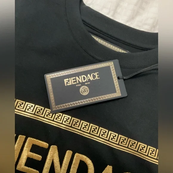 Fendi Fendace Logo Womens T-shirt
Black/Gold - Picture 9 of 14